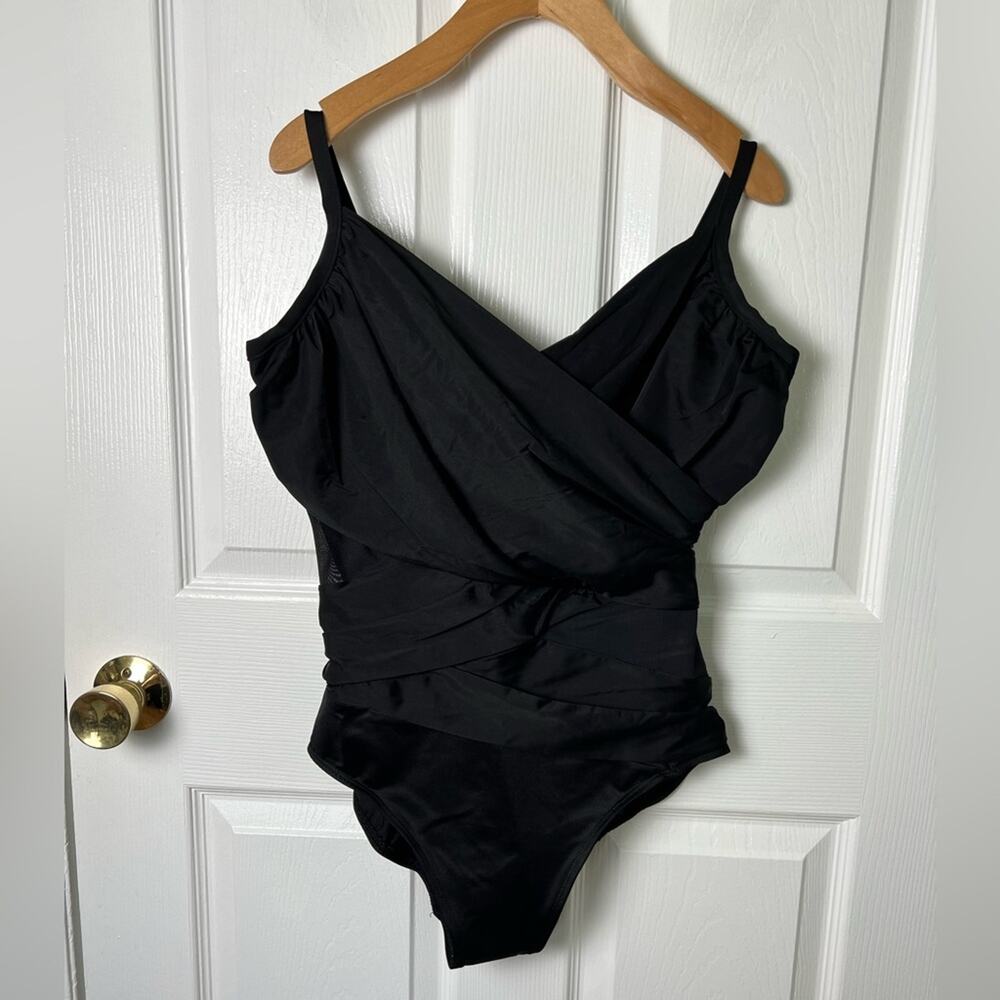 Miraclesuit Mystify One Piece Swimsuit in Black 14 DD - Picture 2 of 8